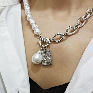 Silver Elegant Pearl Toggle Necklace 